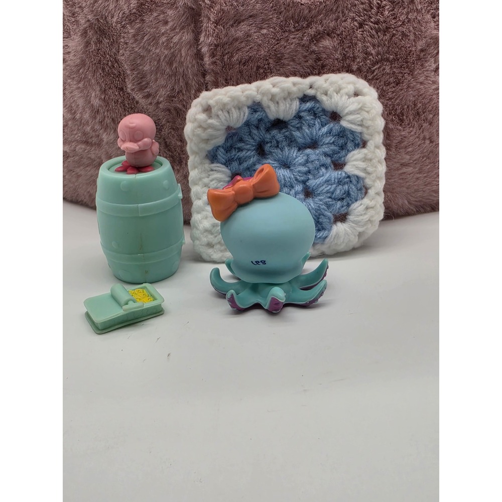 Littlest Pet Shop Octopus Dollhouse Accessory Figure Lot #2237 - Picture 9 of 14